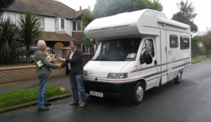 Selling a motorhome privately outside owner's house