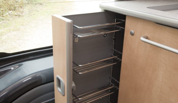 2008 Westfalia Nugget – pull-out storage rack