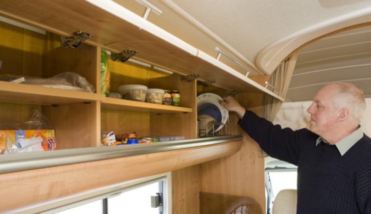 2008 Auto-Trail Frontier Arapaho Hi-LIne - kitchen upper lockers