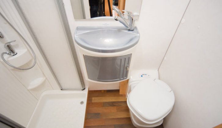 Dethleffs Eurostyle A69 washroom