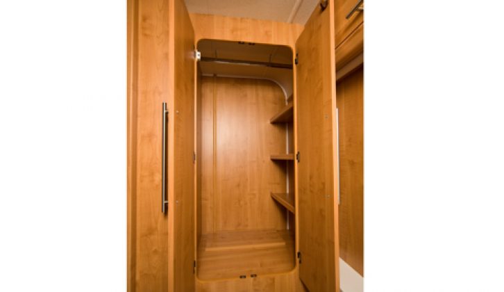 2008 Auto-Trail Cheyenne 740S - wardrobe