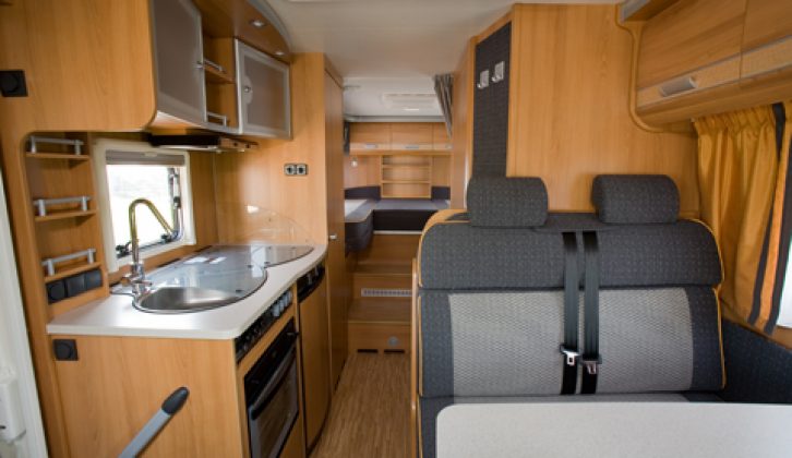 2008 Dethleffs Advantage t6611 - interior looking aft from cab