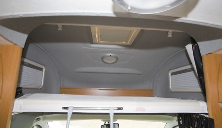 2008 Lunar Roadstar 900 - overcab bed
