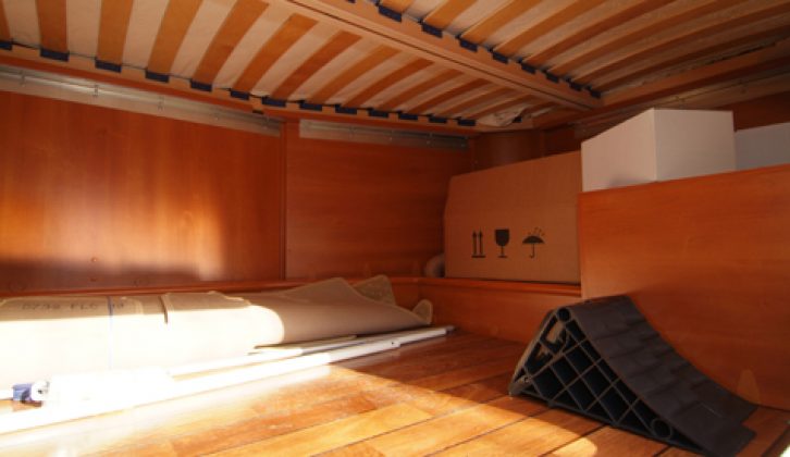 2008 Hobby Toskana Exclusive 750 FLC - under-bed storage area