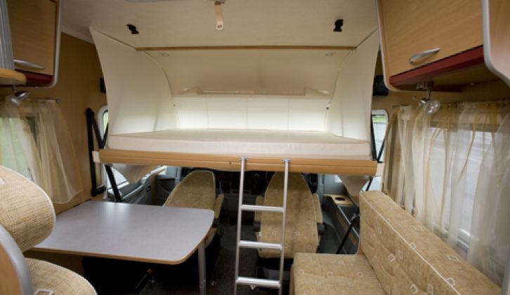 2008 Mooveo 1683 - drop-down bed over cab