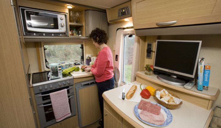 2008 Bessacarr E510 Compact - kitchen