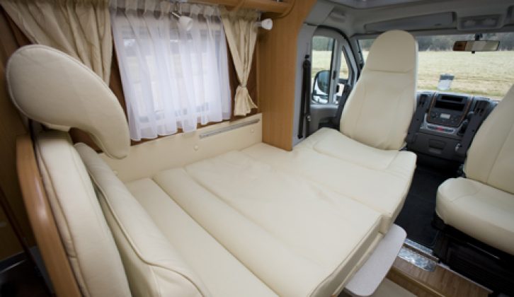 2008 Dethleffs Advantage T 6951 - lounge bed made up