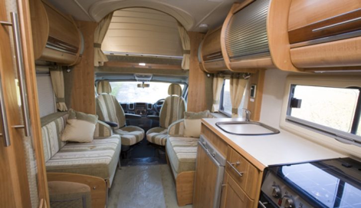 2008 Auto-Trail Cheyenne 632 Hi-Line - looking forward from bed