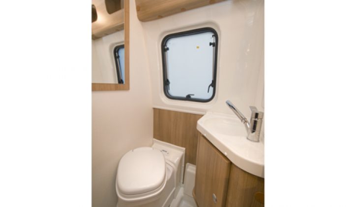 2008 Globestar Trendscout - washroom