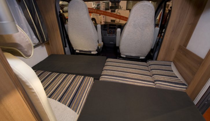 2008 Bürstner Travel Van T570 - lounge bed