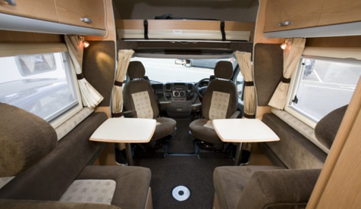 2007 Auto-Sleeper Nuevo ES - lounge