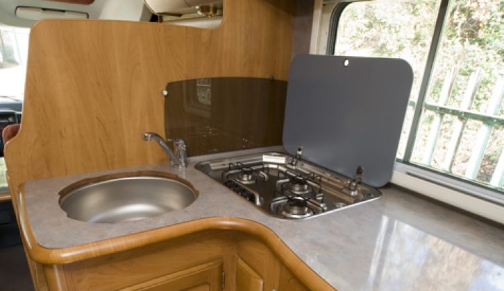 2004 Rapido 924F - kitchen