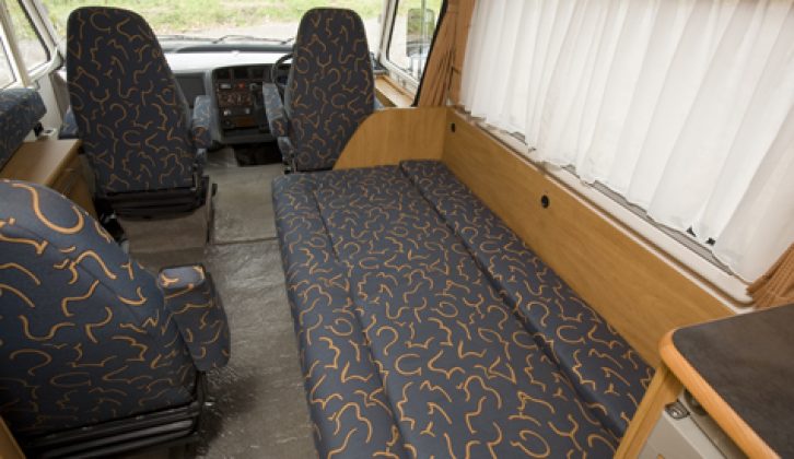 2001 Hymer B584 - lounge bench seat