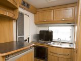 2001 Hymer B584 - kitchen