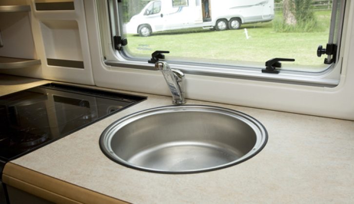 2007 Swift Kon-Tiki 669 - round kitchen sink