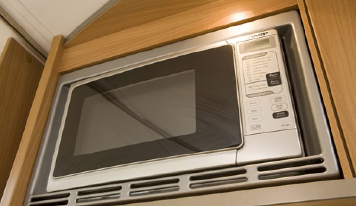 2007 Swift Kon-Tiki 669 - microwave