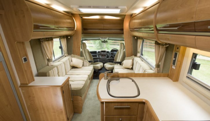 2007 Auto-Trail Cheyenne 840 D SE - lounge, looking forward from kitchen
