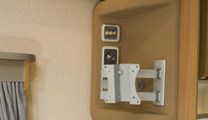 2007 Auto-Trail Cheyenne 840 D SE - TV mounting point