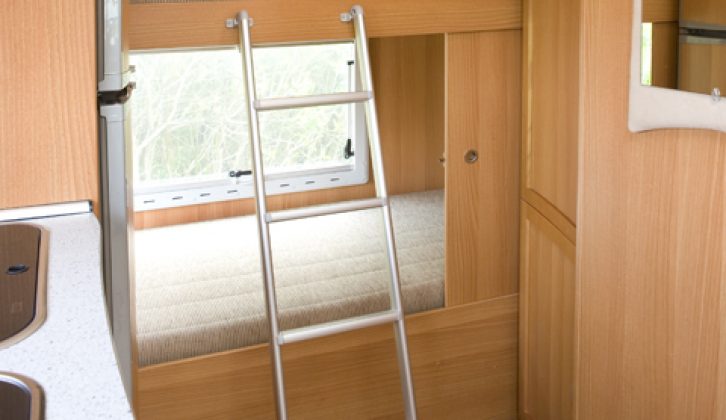 2007 McLouis Tandy 640 - rear single lower bunk