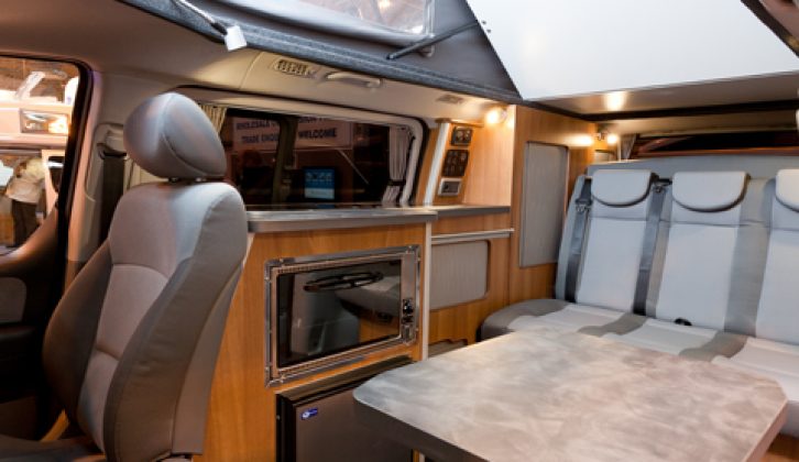 2011 Wellhouse Hyundai i800 Camper - lounge