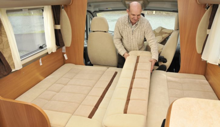 2011 Swift Kon-Tiki 659 - making up lounge bed