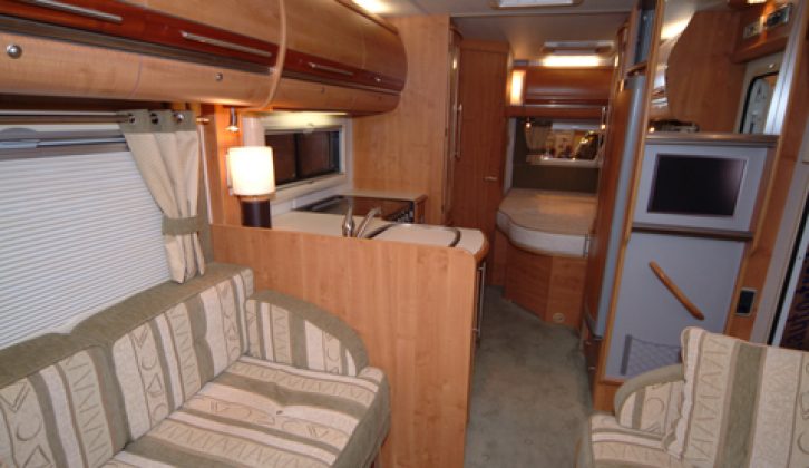 2007 Auto-Trail Cheyenne 660 Lo-Line - interior looking aft to rear bed