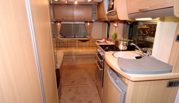 2007 Bessacarr E425 - interior looking aft