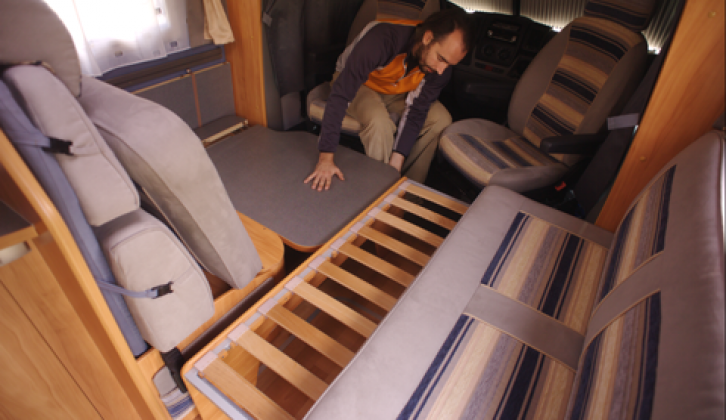 2007 Adria Coral S 690 SP - making up lounge bed