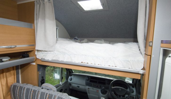 2007 Knaus Sport Traveller 600 DKG - overcab bed