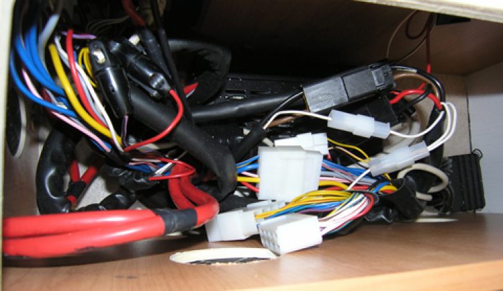 2007 Laika X700 - untidy wiring