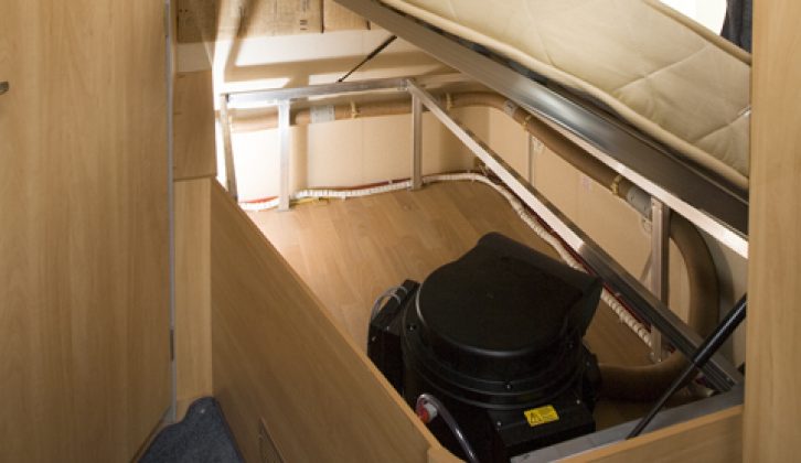 2006 Ace Airstream - storage area under rear bed