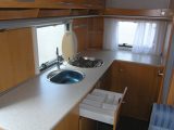 2006 Hymer C-512-CL - kitchen