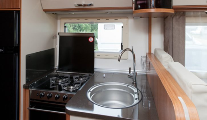 2011 Adria Sonic I700 SP - kitchen