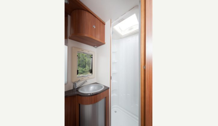 2011 Adria Sonic I700 SP - washroom