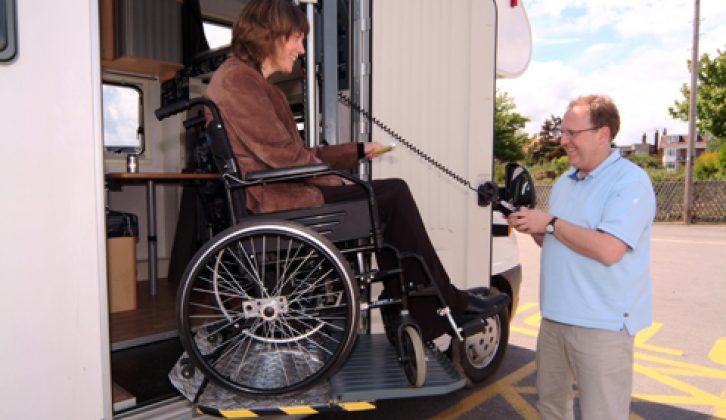2006 SeA CPT – wheelchair lift
