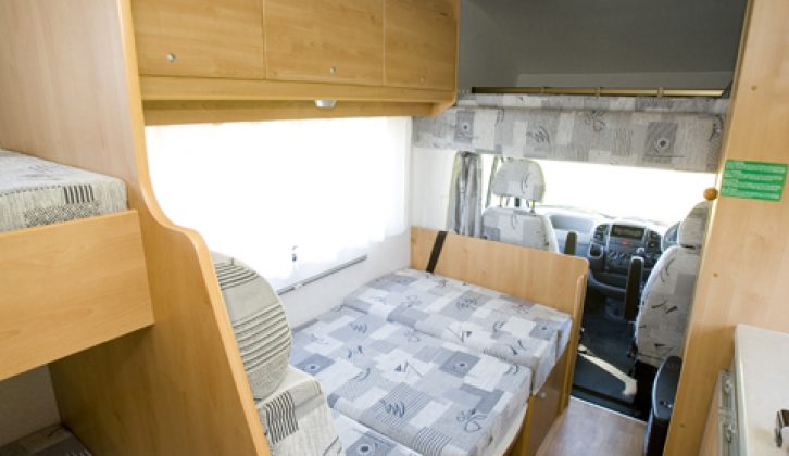 2006 Elnagh Clipper 20 - lounge bed