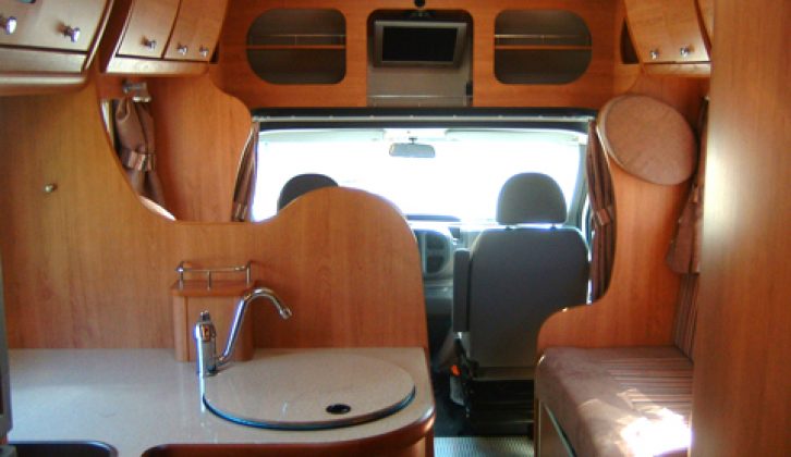 2006 Laika X695R - interior looking forward to cab
