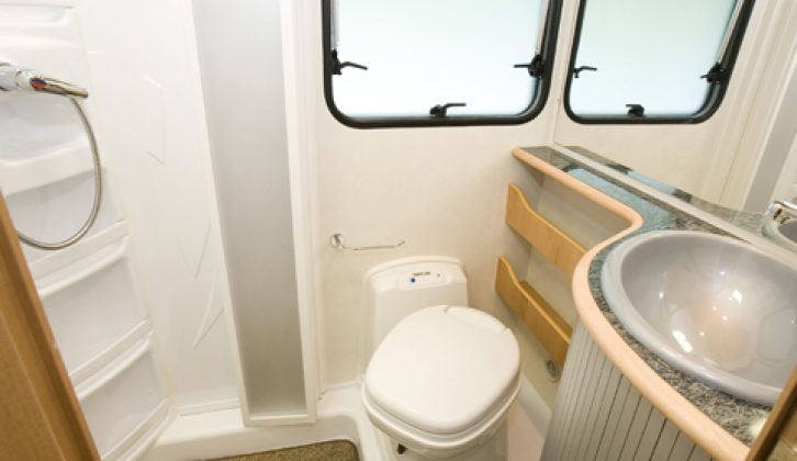 2006 McLouis Tandy 620 Plus - washroom