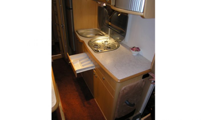 2006 Home-Car PR522 - kitchen