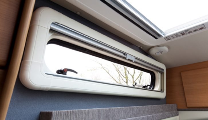 2011 Auto-Sleeper Topaz – roof window