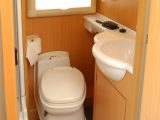 2006 Laika Kreos 3002 - washroom