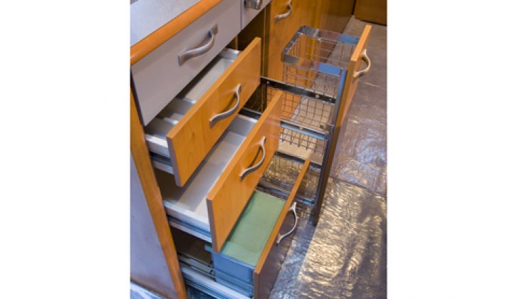 2006 Niesmann + Bischoff Arto 69G - kitchen drawers