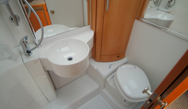 2006 Hymer Van - washroom
