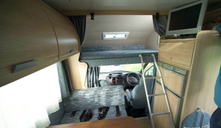 2006 Rimor Superbrig 677TC - overcab bed