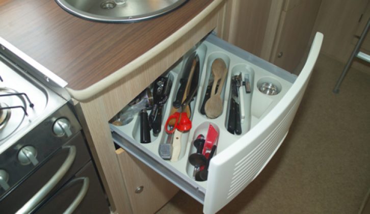 2006 Rimor Superbrig 677TC - kitchen drawer