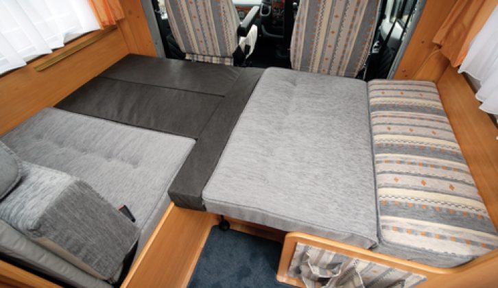 2006 Geist Touring 65 - lounge bed made up