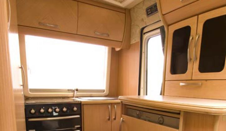 2006 Auto-Sleeper Executive GLS - kitchen