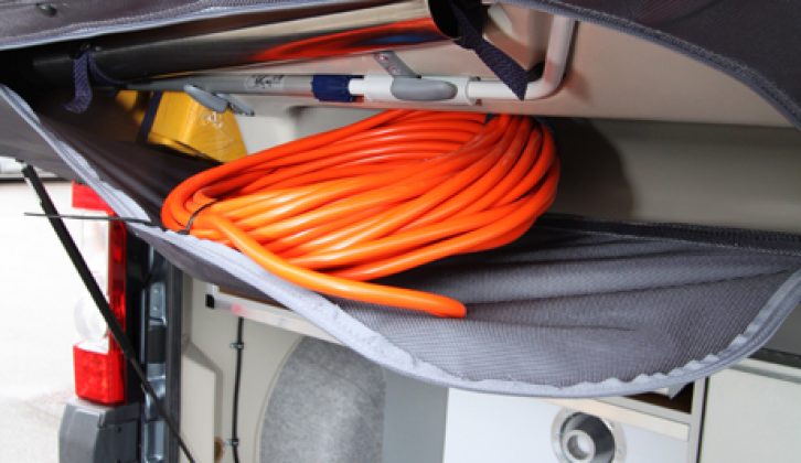 There's a special place for the hook-up cable in the V-Line 620