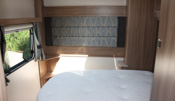 The Swift Esprit 494 is a new layout for 2015 with an island bed