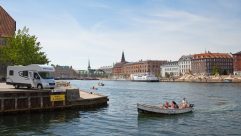 Travel to Scandinavia in your motorhome – here, the Christianshavns Kanal meets the harbour in the beautiful city of Copenhagen